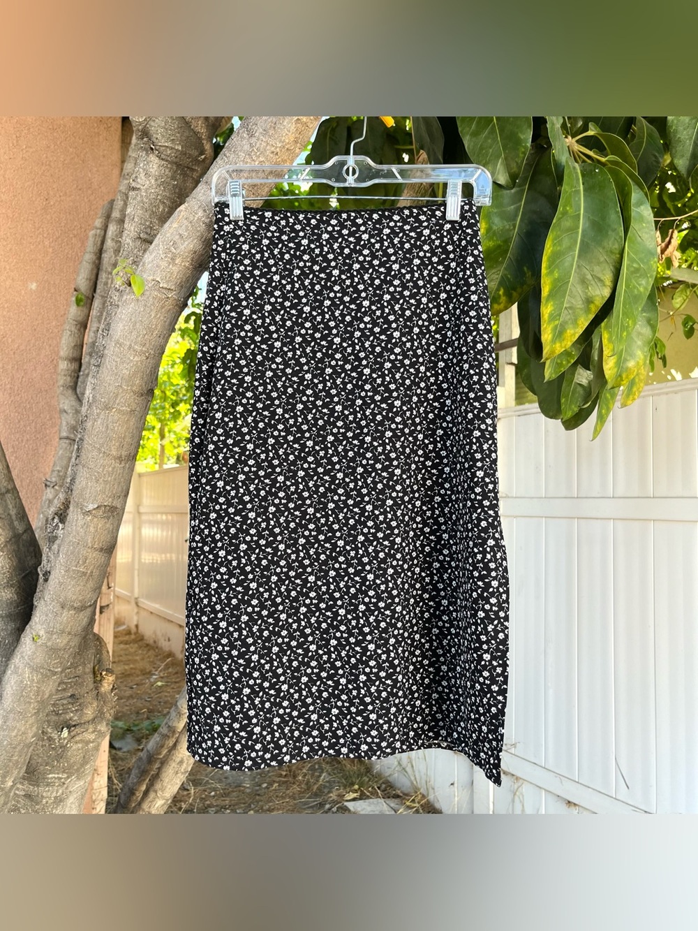 Brandy Melville John Galt Black & White Ditsy Floral Slit Skirt.